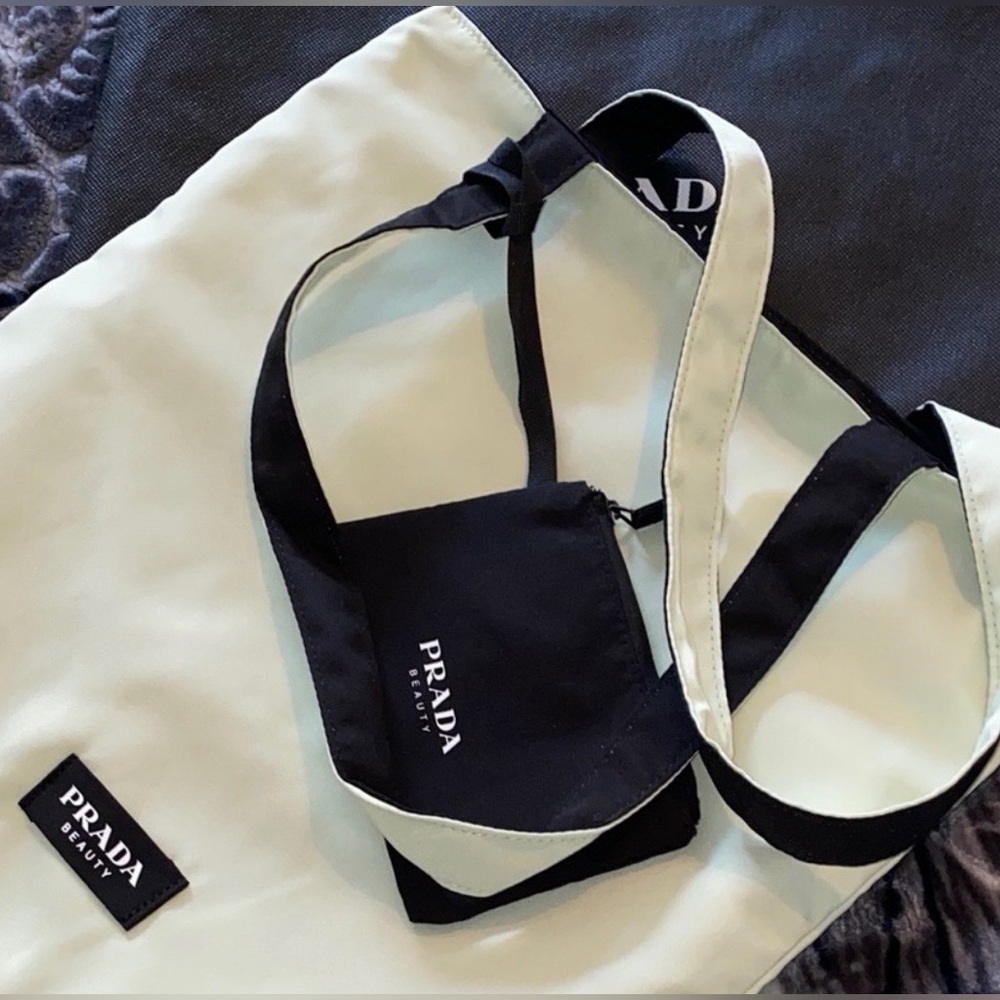 PRADA BEAUTE Nylon Tote with Logo Pouch.Reversible black/faint mint green NEW - Picture 3 of 7